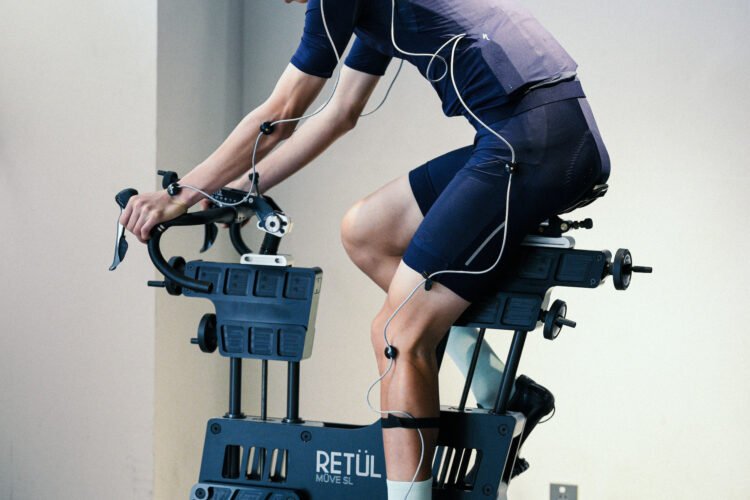 バイクを体に合わせてライドをより快適に。RETÜL FIT