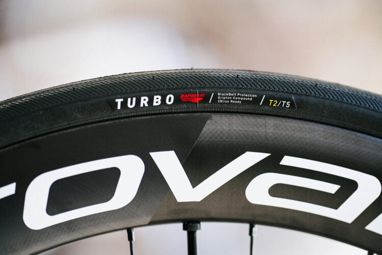 S-WORKS TURBO RAPIDAIR 2BLISS READYタイヤがアウトレットでお買い得！チューブレス・クリンチャー兼用で230ｇ/1本と超軽量なフラグシップモデルです！