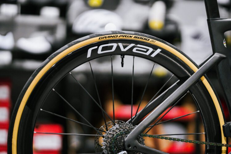 TARMAC SL7 × ROVAL RAPIDE CLX III カスタム紹介！