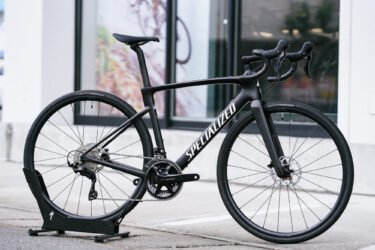 【アウトレット&36回無金利対象】ROUBAIX SL8 SPORT 105 – マットブラックが映える、快適と速さを極めたエンデュランスロード！