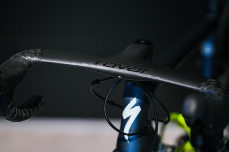 TARMAC SL6にRAPIDE COCKPITハンドルを取り付けました！