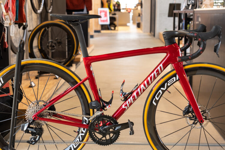 【カスタム紹介】Tarmac SL8 Comp ×Roval Rapide Cockpit N様