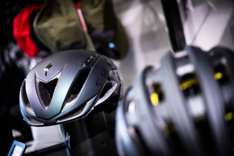 STEP 3 ヘルメットも無料でお貸出し