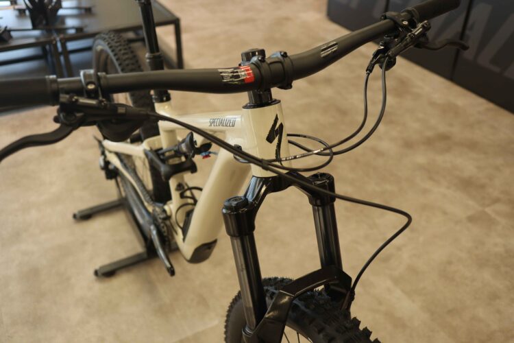 Stumpjumper 15 Alloy 旧モデルからの変更点