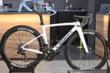こだわりパーツで仕上げたTarmac SL9ご納車！