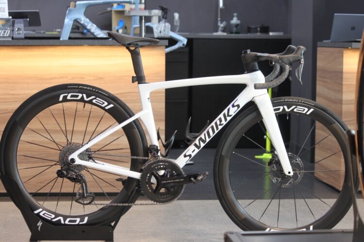こだわりパーツで仕上げたTarmac SL9ご納車！