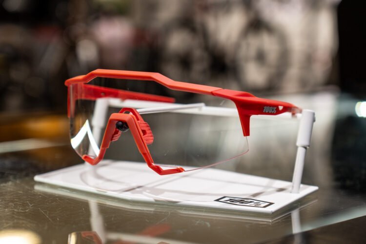 100%｜今秋こそサングラスで快適なサイクリングを