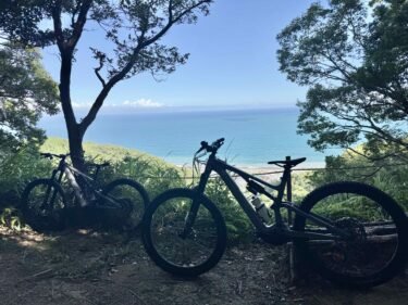 Levo SL COMP Alloyでトレイルを遊びつくせ-軽さとアシストが広げる新しい遊び方