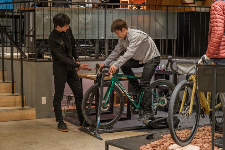 STEP 4 店内ローラー台での試乗