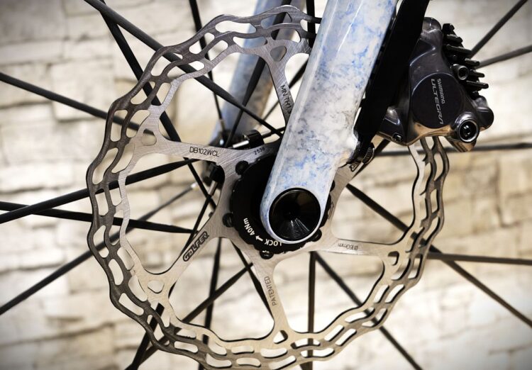 【触れた瞬間にわかる効き味】