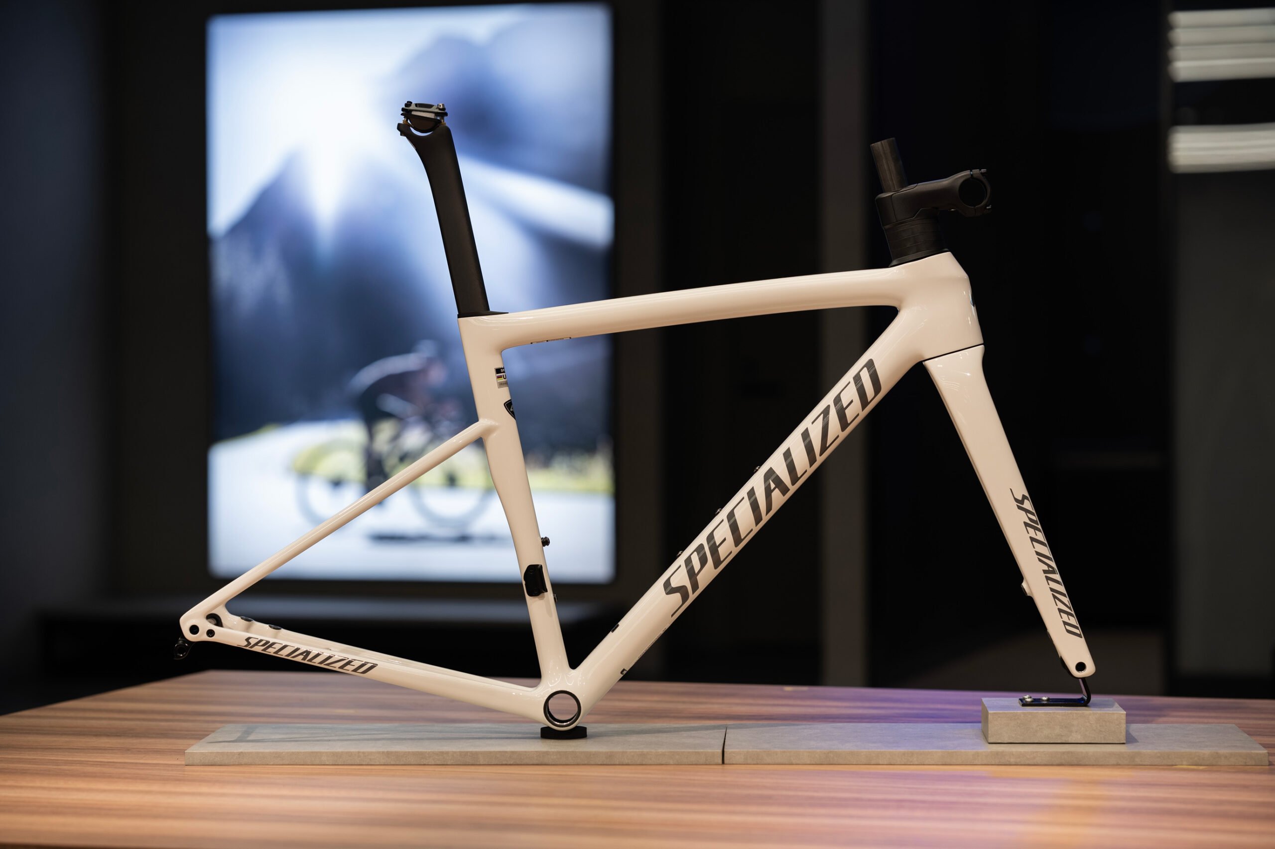 Tarmac SL8 Frameset グロスデューンホワイト/ブラックパールオーバーアッシェン