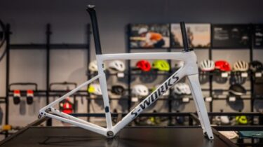 【スペシャライズド厚木】TARMAC SL8 3カラー＋SHIV TTフレームセットが近日入荷予定！！