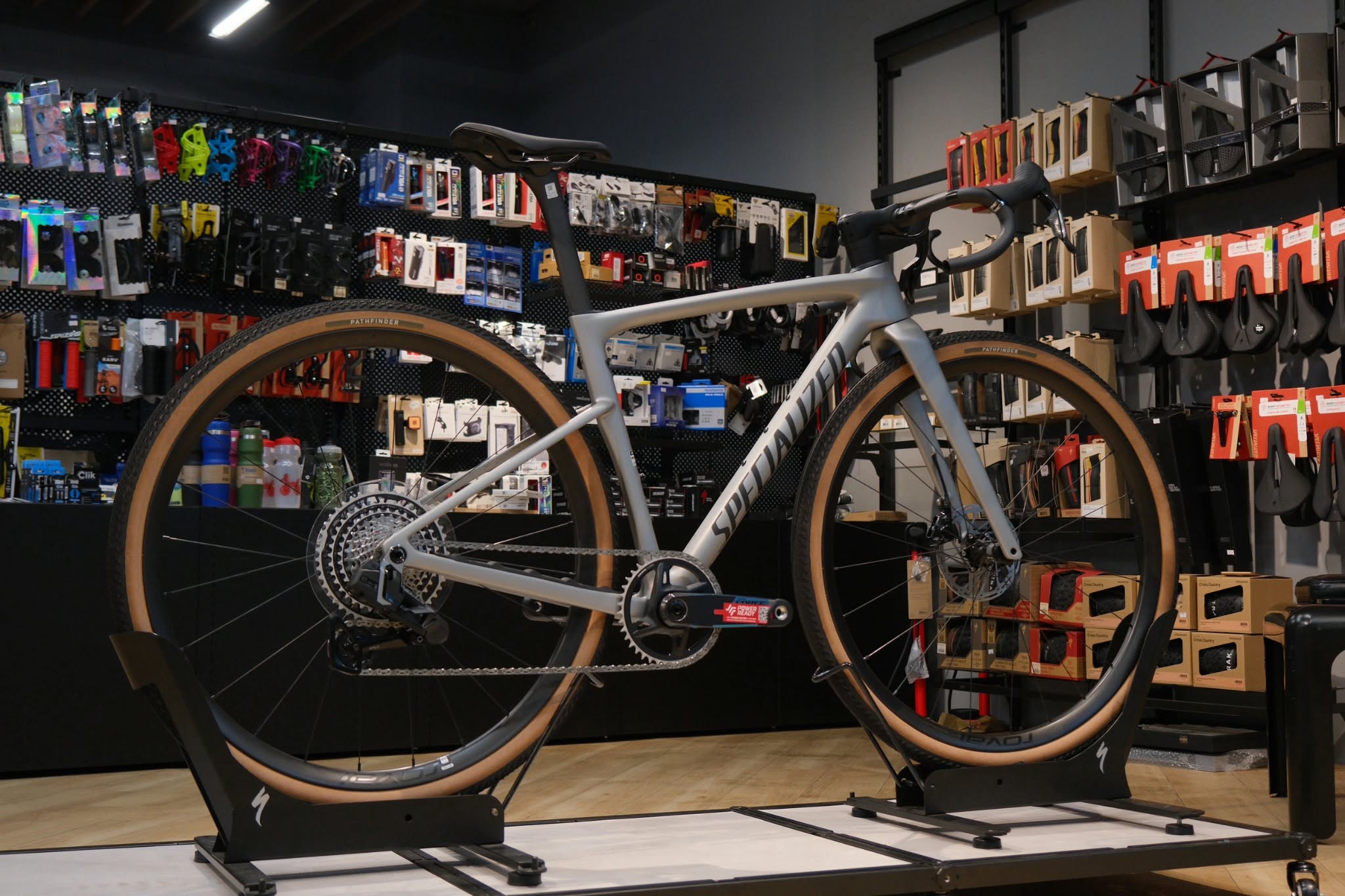 ロードラスコルサ足立区引き取り限定　状態綺麗 CRUX 5 EXPERT、当店在庫ございます！ | スペシャライズド 厚木