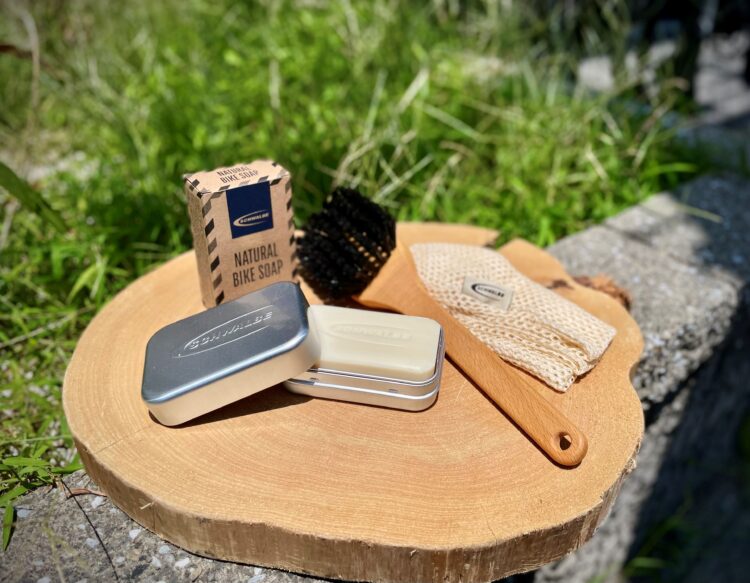 バイククリーニングにもスタイルと雰囲気を。SCHWALBE NATURAL BIKE SOAP