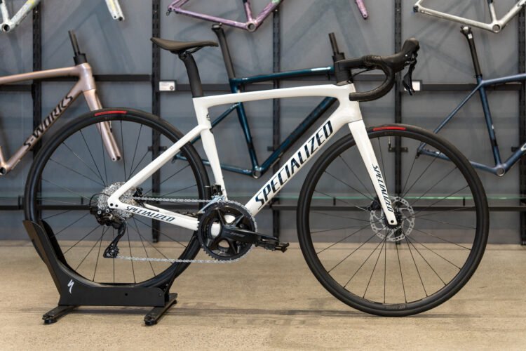 春、走り出したくなる季節に。初めてのカーボンバイク Tarmac SL7 Sport