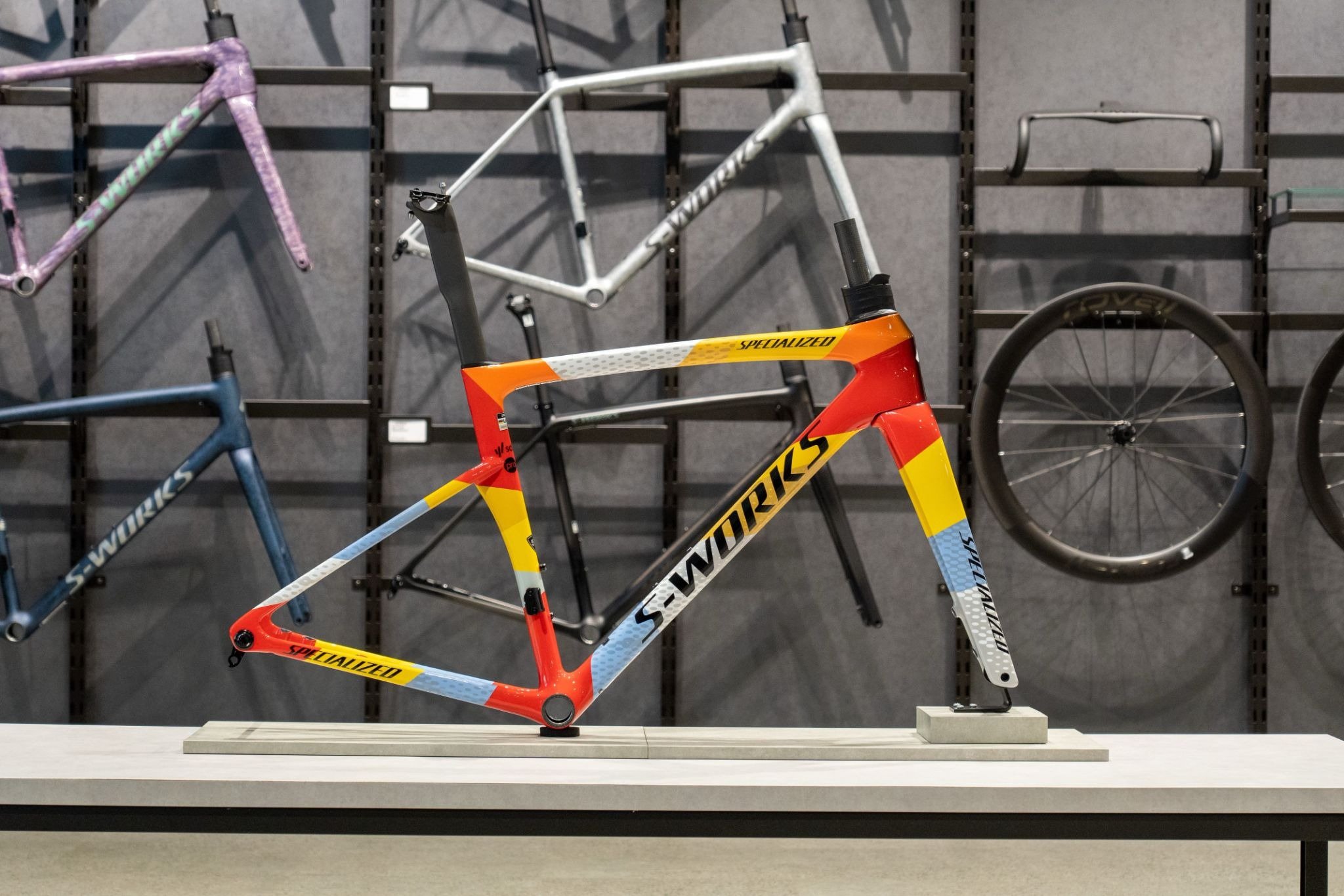 世界に一台Specialized リペイントフレーム Tarmac SL9 フレームセットのカラーリングをご紹介 | スペシャライズド
