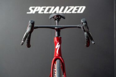 なぜ今、フレアハンドルなのか？Roval Rapide Cockpit に見る現代ロードバイクの進化