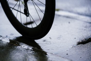 サイクリング中に雨が降ってきた！そんなとき帰宅後にするべき洗浄やメンテナンスをご紹介！