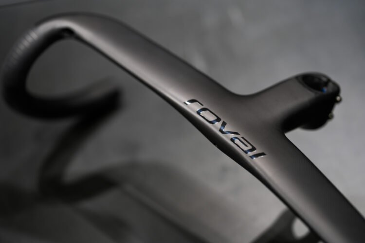 12月25日(木)まで！S-WORKS TARMAC SL8 フレームセットを購入するとROVAL RAPIDE COCKPITがもらえるキャンペーン開催中！