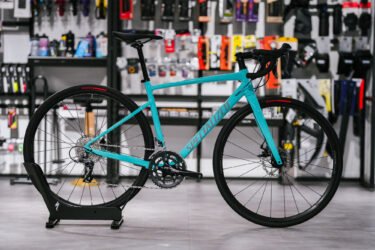 【新型ALLEZ】40年の進化が生んだ、最高峰アルミロードの完成形「ALLEZ」！当日納車も可能です。