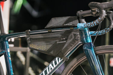 【新入荷】「平均5Wを削減するバッグ」Apidura Aero System登場！