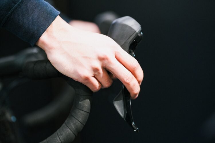 【テックニュースvol.2】ブレーキレバー握りやすいですか？レバーの握り幅（初期位置）調整について。