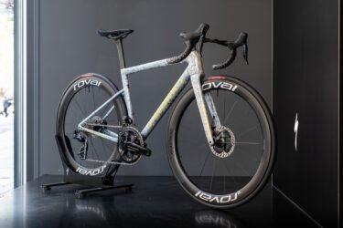 まさに夢の一台。最高峰のパーツを詰め込んだS-Works Tarmac SL8をお組み立てしました。
