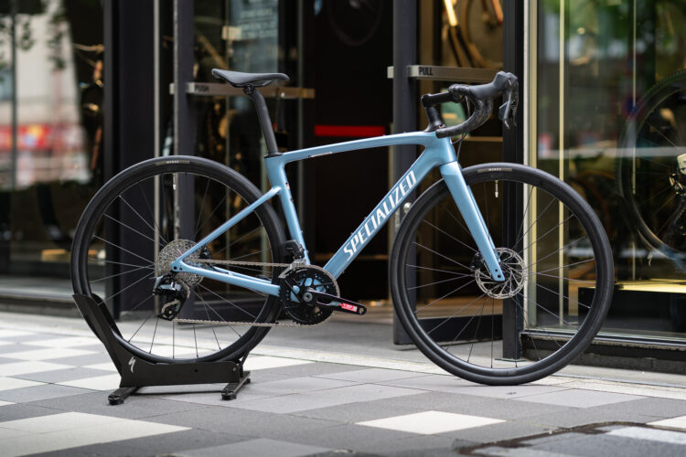 新型Sram Rival Axs E1を搭載したRoubaix SL8 Compで快適なライドを。