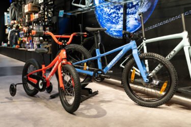 お子様へのクリスマスに自転車を贈ろう！Riprock 16・20 インチ