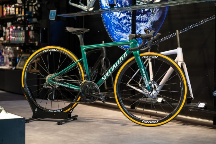 Tarmac SL8 Proをヒルクライムに特化！Roval Alpinist CLX lllをインストール。