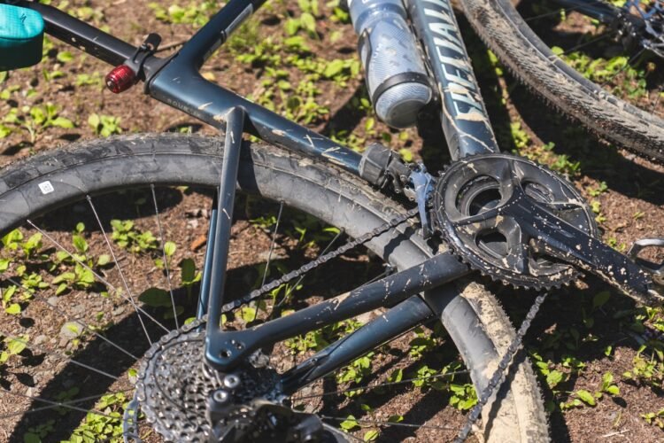 【スポーツバイクの遊び方】エンデュランスロードRoubaix SL8 Compでグラベルライドへ