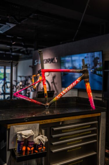 S-WORKS TARMAC SL8 チームカラー在庫ございます！！