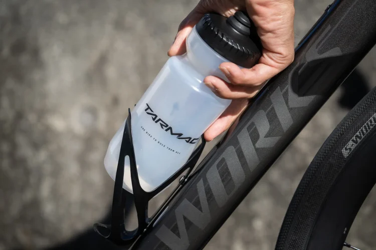 15分ルール！ロードバイクの水分補給量とタイミング