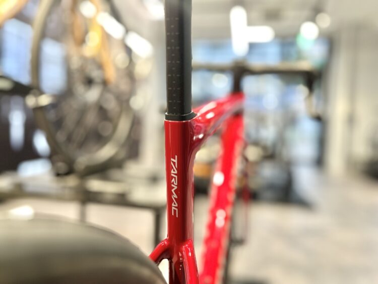 最強のエントリーカーボンTARMAC SL8 COMP
