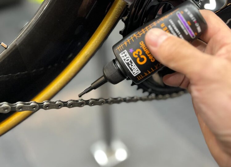 今さら聞けないシリーズ・・・チェーン注油方法とベストタイミングとは？