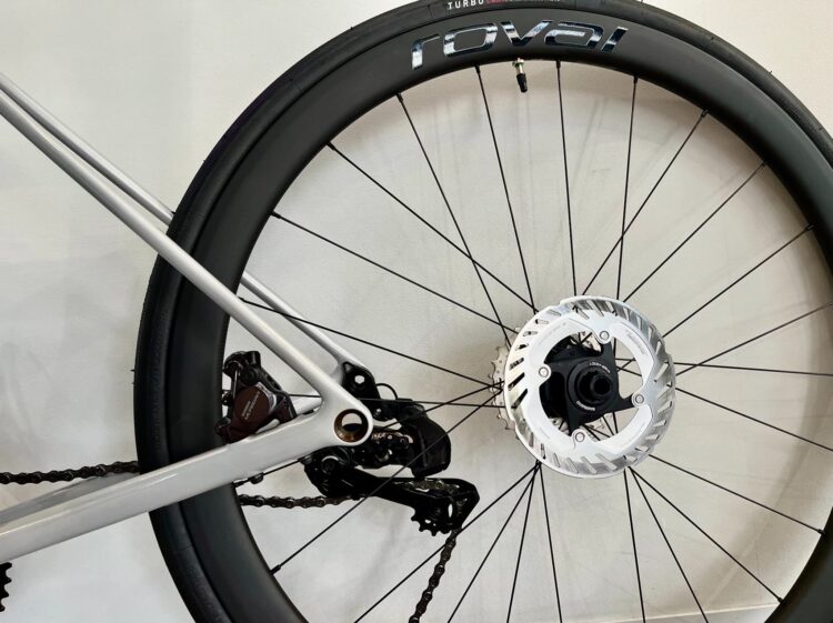 今さら聞けないシリーズ！ディスクブレーキのリヤホイールの外し方