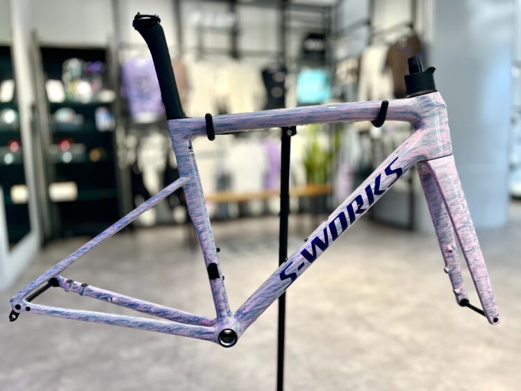 【店頭試乗車販売】メーカー完売の人気ロード「S-WORKS TARMAC SL8 フレームセット」を特別価格で！