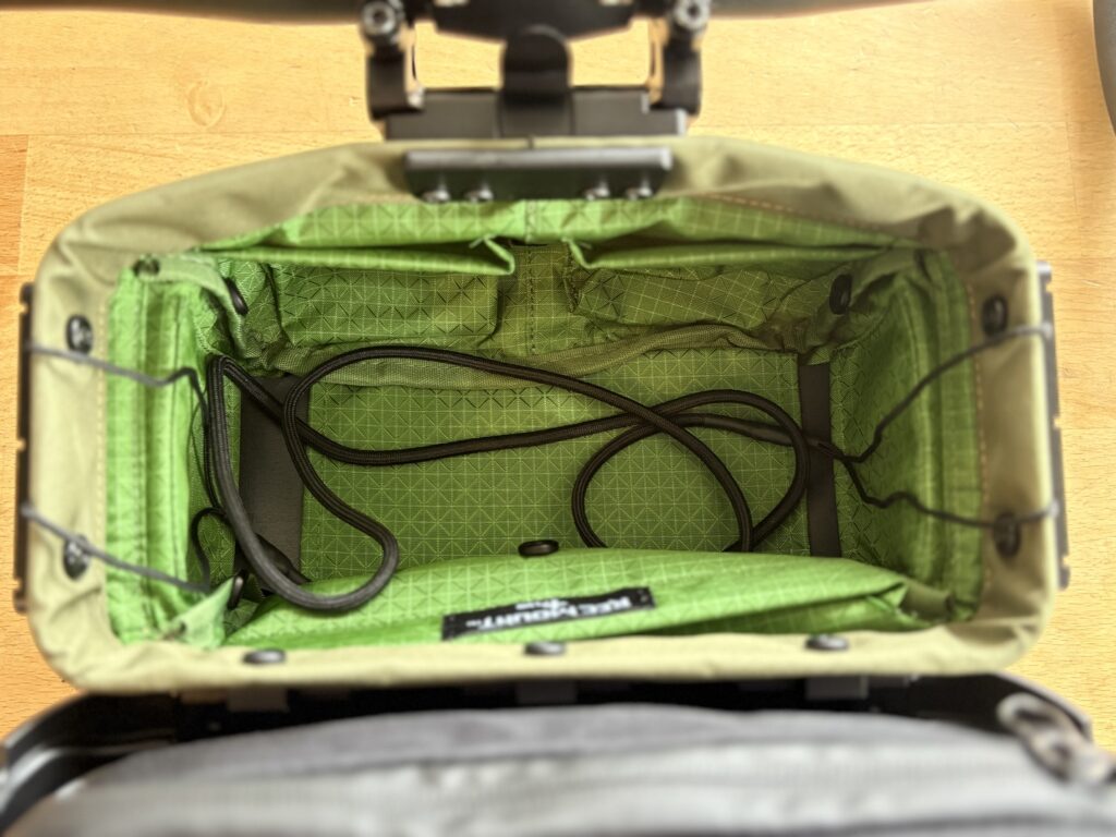 バッグ内部