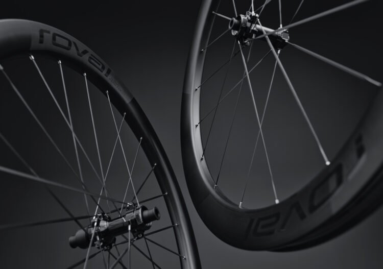 フラット形状が導く、最速のグラベルホイール登場。