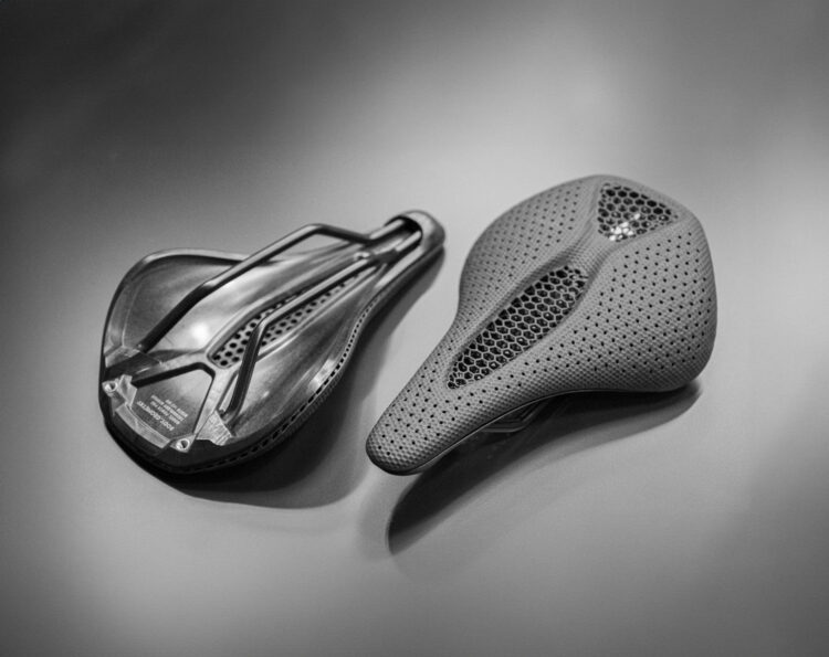 SPECIALIZED　S-WORKS MIRRORサドル「ROMIN EVO」「POWER」どっちを選ぶ？