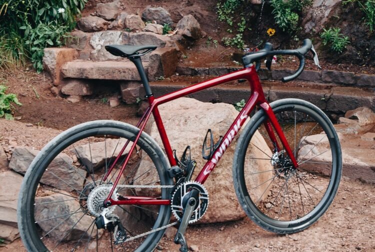 AETHOS 2に乗ってわかった、“軽さのその先”