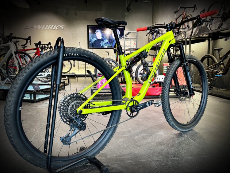 【店頭試乗車販売】最高峰のアルミフルサス「CHISEL COMP」を特別価格で！