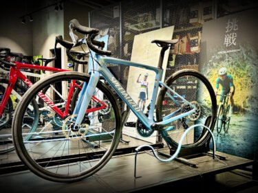 【試乗車のご案内】進化した快適性を体感！ROUBAIX SL8 COMP – SRAM RIVAL AXS