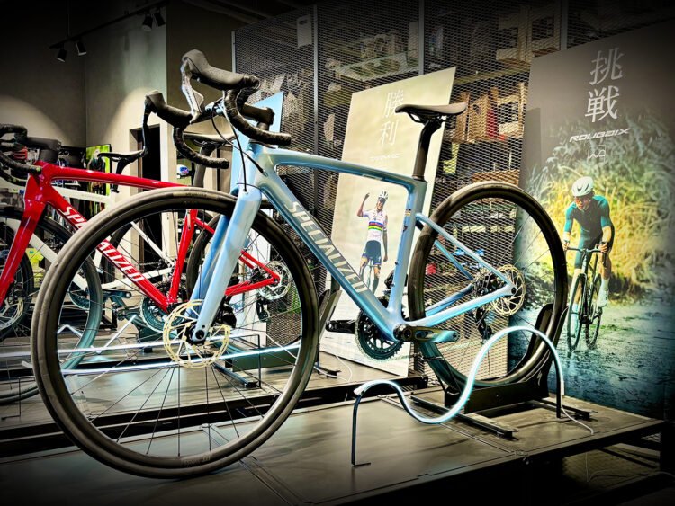 【試乗車のご案内】進化した快適性を体感！ROUBAIX SL8 COMP – SRAM RIVAL AXS