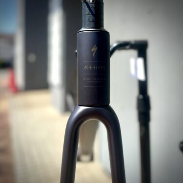 【在庫車のご案内】メーカー完売の希少フレーム「AETHOS 2 FRAMESET」ラスト1台！
