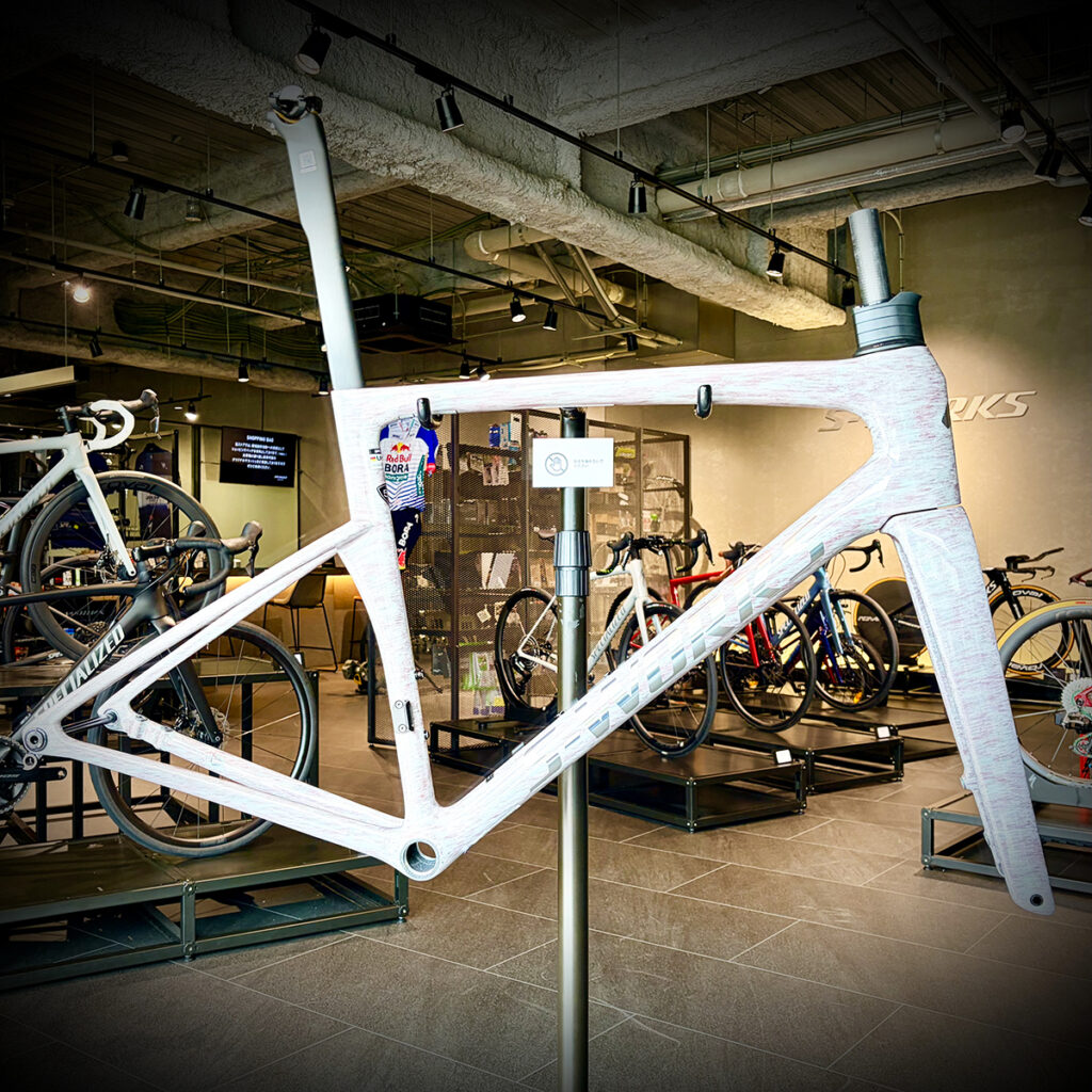 世界に一台Specialized リペイントフレーム 入荷情報】すべてを征す一台。超希少な最新「S-Works Tarmac SL9
