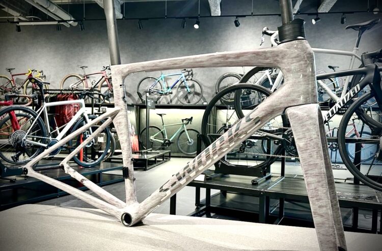 【入荷情報】すべてを征す一台。超希少な最新「S-Works Tarmac SL9」フレームセットが入荷！