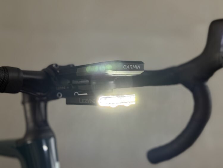 【入荷情報】Rovalマウントに最適！薄型軽量ライト「LEZYNE ROAD DRIVE 500」が入荷しました。