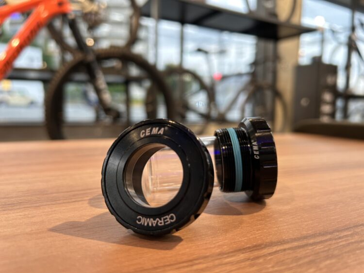 箕面店でコスパ最強!?人気のセラミックBB「CEMA」