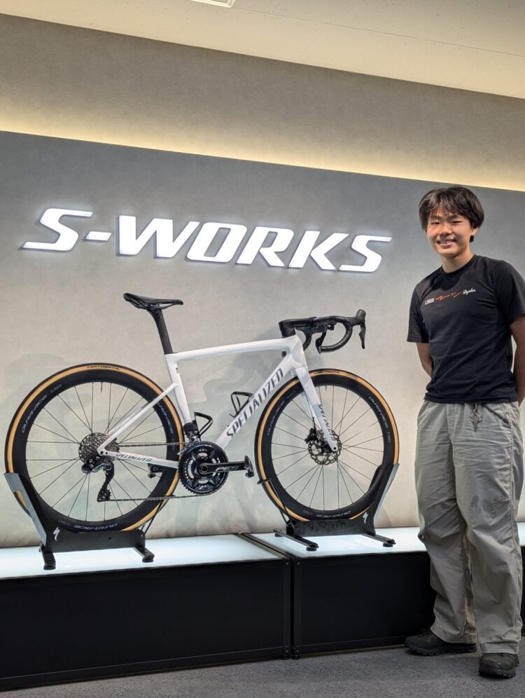 フレームセット載せ替え事例：学生レーサーが駆けるTarmac SL8